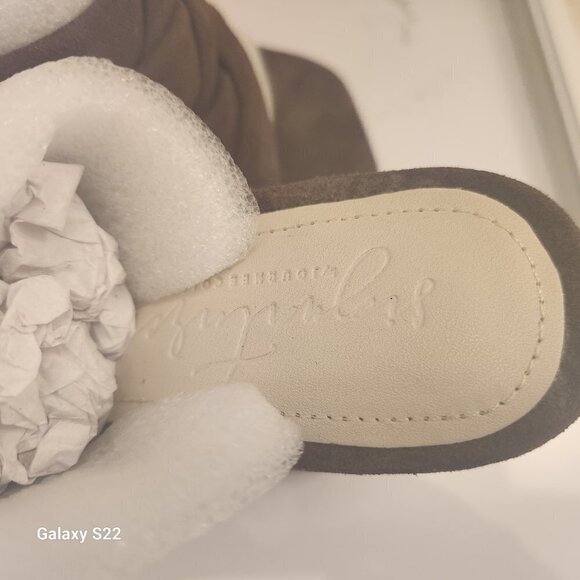 Journee Collection "Lyddie" Leather Sandals. NWT. Size 7 - Picture 6 of 10